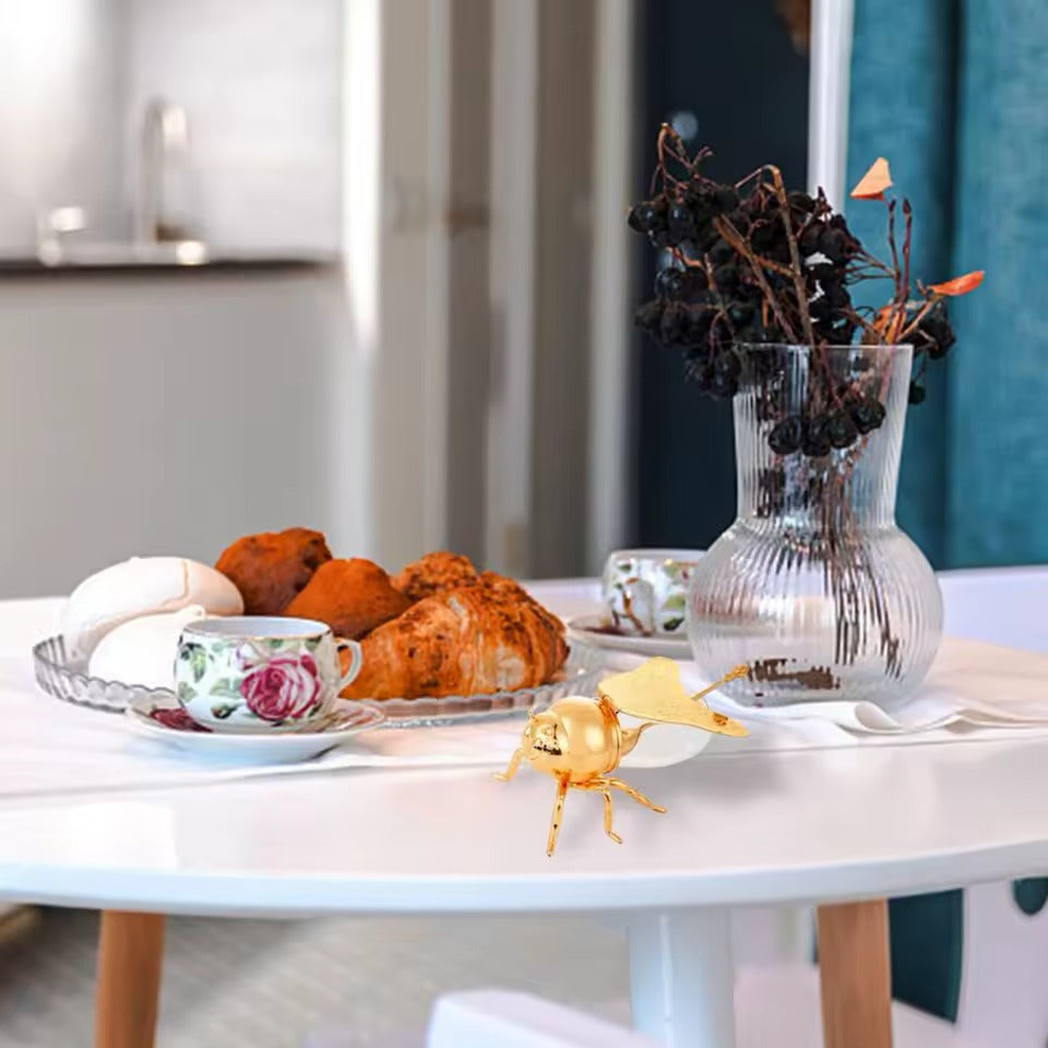 Bee Shaped Honey Jar gift-ready setup